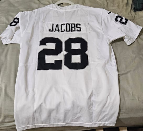 Josh Jacobs Raiders Jersey. White. Small/Medium