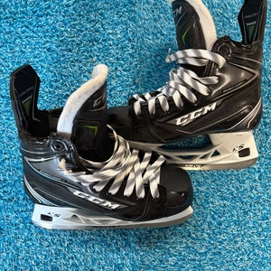 Junior CCM RibCor 78K Hockey Skates Regular Width Size 3.5 (Used)