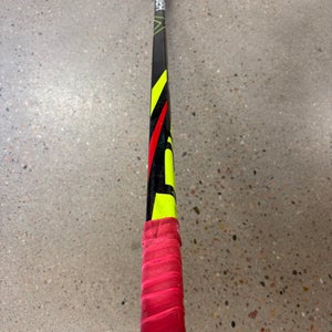 Junior Bauer Vapor X2.7 Hockey Stick Right Handed | P88 50 Flex (Used)