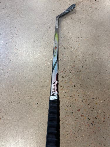 Junior Bauer Vapor Hyperlite 2 Hockey Stick Right Handed | P92 40 Flex (Used)