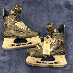 Intermediate Bauer Supreme Mach Hockey Skates 6 (Used)