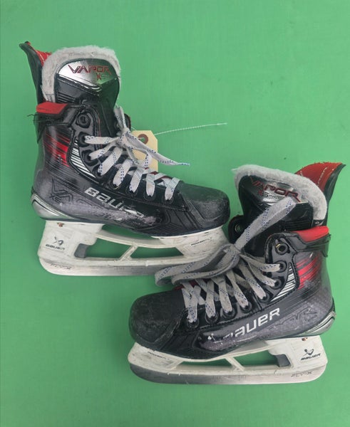 Junior Bauer Vapor X5 Pro Hockey Skates | Size 2.5 Regular Width (D)