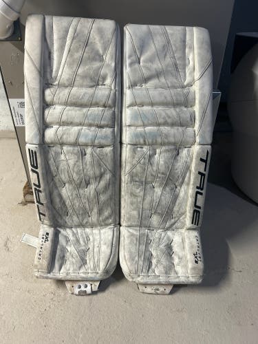 31" 2023 True Catalyst 7X3 Goalie Leg Pads (Used)