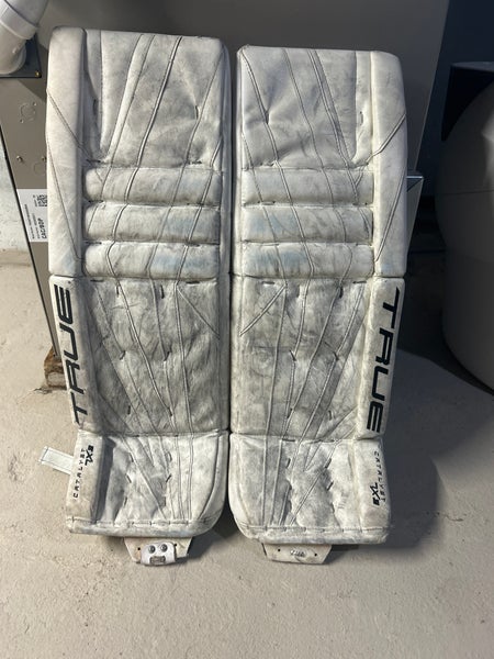 31" 2023 True Catalyst 7X3 Goalie Leg Pads (Used)