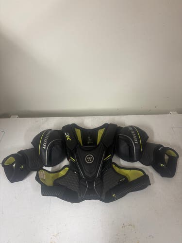 Men's Large Youth Warrior Alpha DX Shoulder Pads (Used)