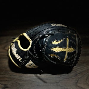 Wilson A2000 RH Baseball Glove 12" (Used)