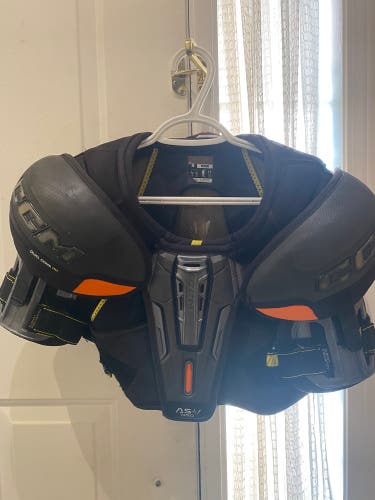 Men's Medium Senior CCM Tacks AS-V Pro Shoulder Pads Pro Stock (Used)