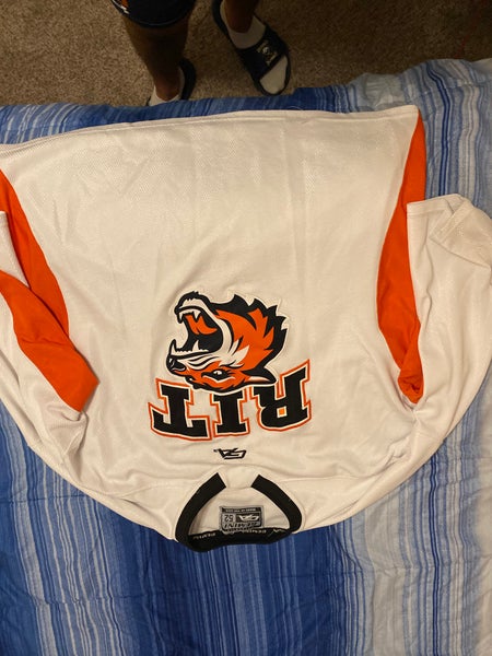Rit mens White XL Men's Under Armour practice Jersey (Used)