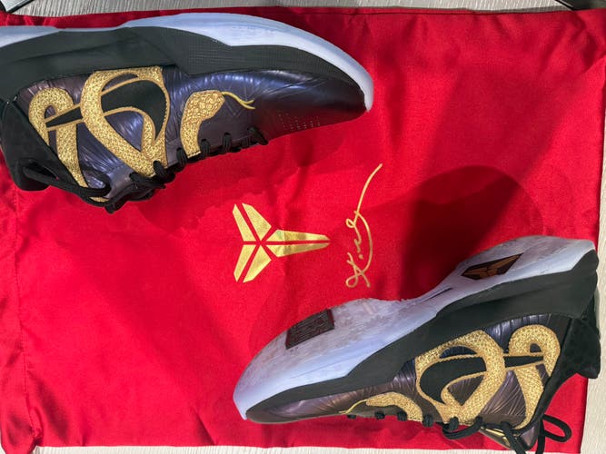 Men's Size M 7.0 (W 8.0) Nike Shoes (Used)