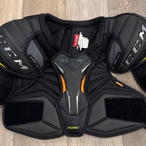 Large Junior CCM Tacks Shoulder Pads (Used)