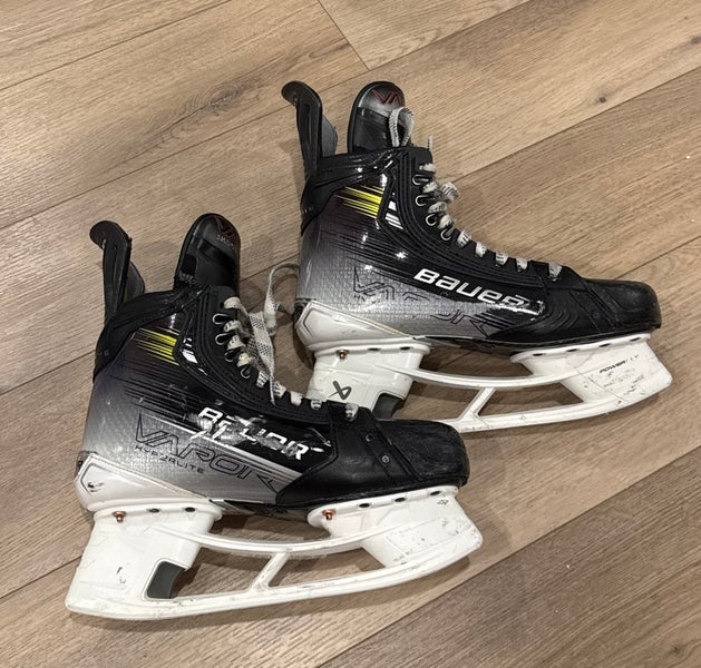2024 Bauer Vapor Hyperlite 2 Hockey Skates 7.5 (Used)
