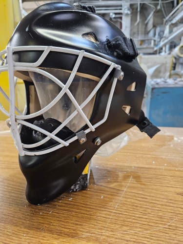 Senior 2008 Goalie Mask (Used)