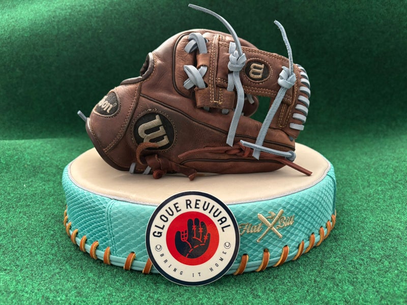 Wilson A800 RH Infield Baseball Glove (Used)