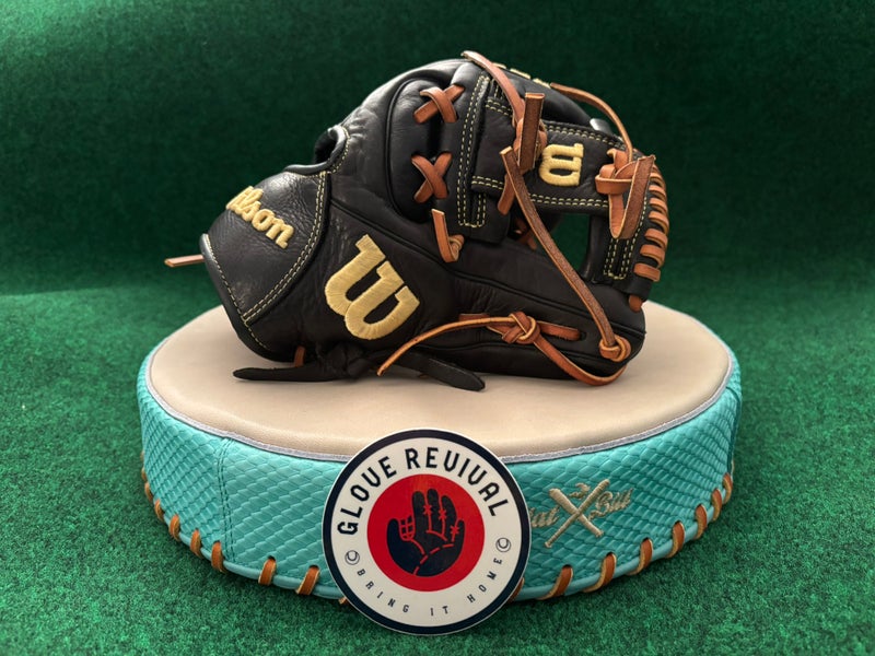 Wilson A950 RH Baseball Glove (Used)
