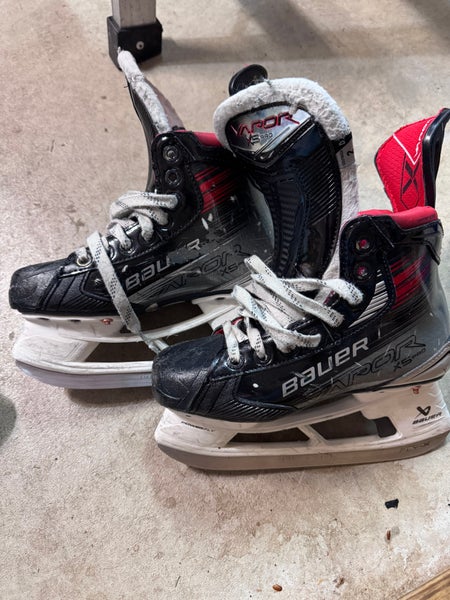 Bauer Vapor X5 Pro Hockey Skates Regular Width Size 2 (Used)