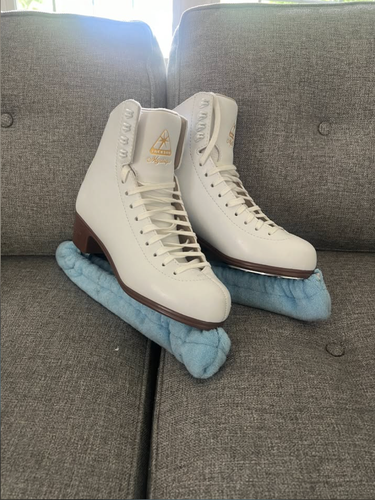 Jackson Ultima Mystique Figure Skates B Adult 8 (Used)