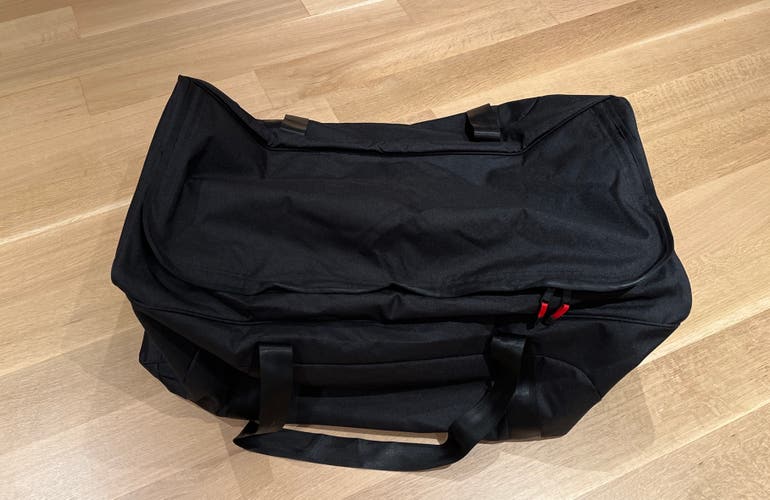 New Pacific Rink Varsity Bag Black Senior