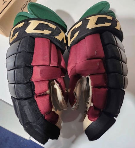 Arizona Coyotes CCM Gloves 14" Pro Stock (Used)