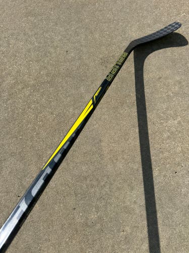 Bauer Supreme 3S Hockey Stick | Junior RH P88 | 53' (New)