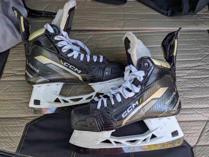 2022 CCM Tacks AS580 Hockey Skates Regular Width 8 (Used)