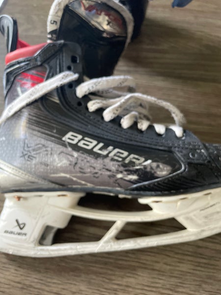 2023 Bauer Vapor X5 Pro Hockey Skates Regular Width Size 5 (Used)