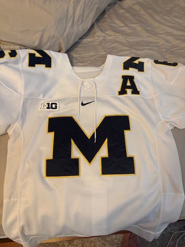 Game used University of Michigan Hockey Jersey White ***rare***