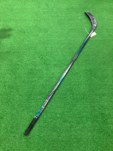 Intermediate Bauer Twitch Hockey Stick Right Handed P28 (Used)