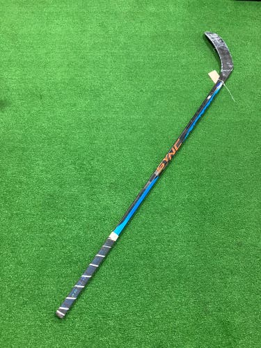 Junior Bauer Nexus Sync Hockey Stick Right Handed P28 (Used)