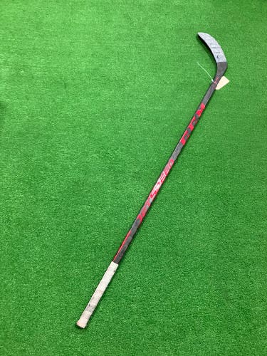 Junior CCM JetSpeed FT4 Pro Hockey Stick Right Handed P28 (Used)