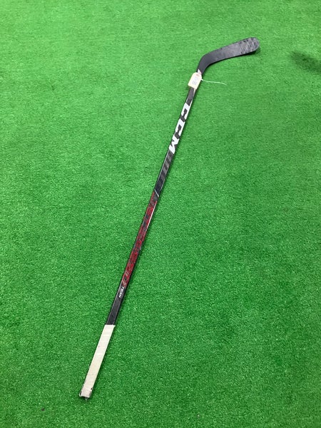 Senior CCM JetSpeed Team Hockey Stick Right Handed P90 (Used)
