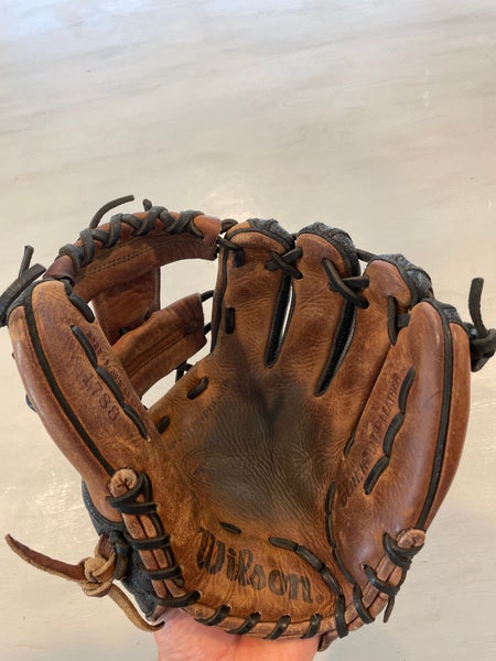 Wilson A2000 RH Baseball Glove 11.5" (Used)