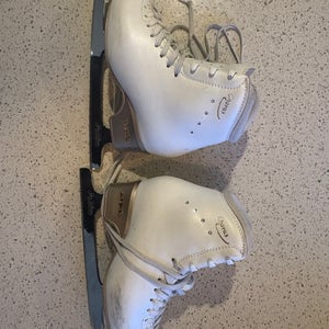 EDEA Chorus Figure Skates 225 C (Used) - John Wilson Pattern 99 blades