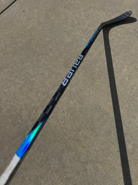 Junior Bauer Nexus Sync Hockey Stick Right Handed P28 (Used)