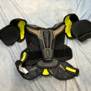 Small Junior CCM AS580 Shoulder Pads (Used)