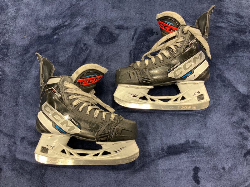 Junior CCM JetSpeed Hockey Skates Regular Width Size 3.5 (Used)
