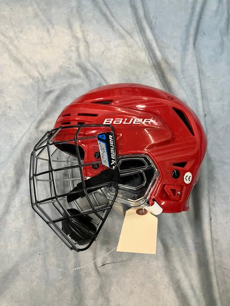 Red Small Bauer Re-Akt 85 Helmet (Used)