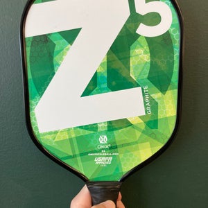 MINT CONDITION Onix Sports Graphite Z5 Pickleball Paddle