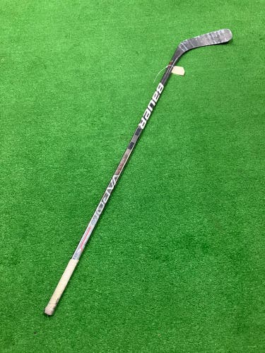 Senior Bauer Vapor Hyperlite Hockey Stick Right Handed P92 (Used)