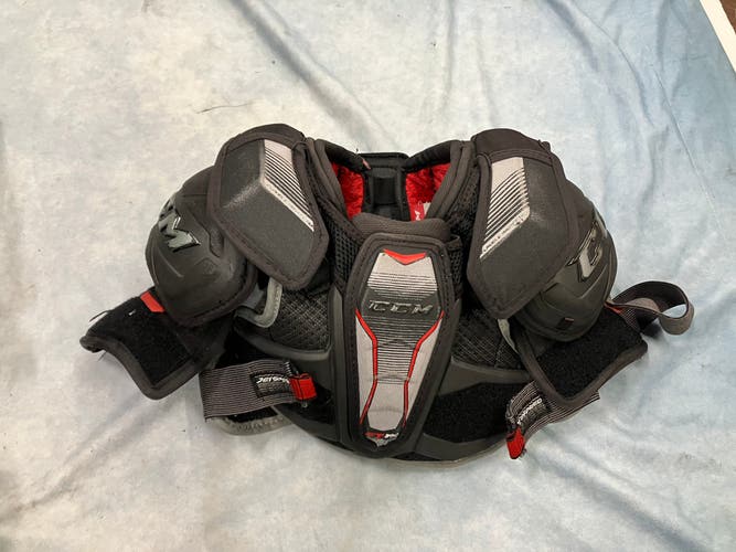 Small Junior CCM JetSpeed FT390 Shoulder Pads (Used)