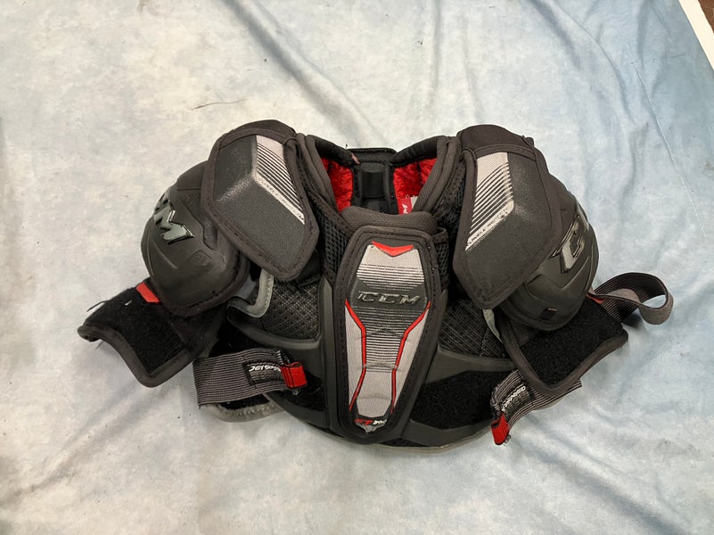 Small Junior CCM JetSpeed FT390 Shoulder Pads (Used)