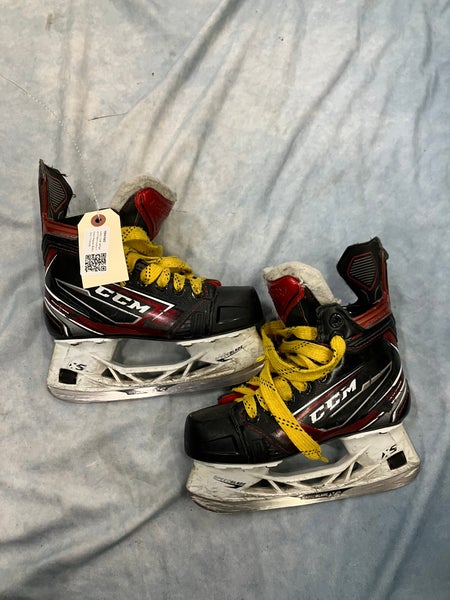Junior CCM JetSpeed FT480 Hockey Skates Regular Width Size 1.5 (Used)