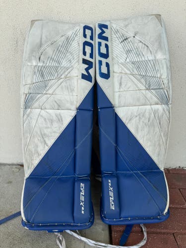 Blue 28" Junior CCM Eflex 6.5 Goalie Leg Pads (Used)