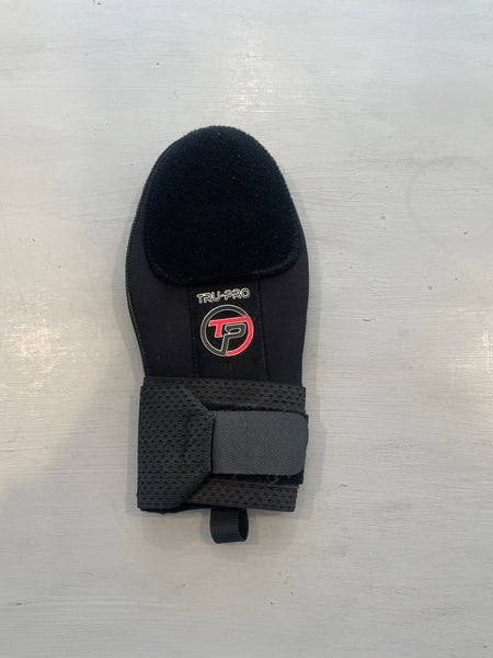 Tru Pro Black Senior Sliding Mitt (New)