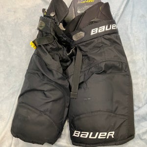 Black Junior Large Bauer Supreme Ultrasonic Hockey Pants (Used)