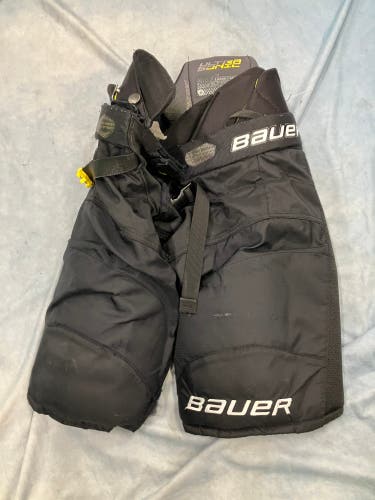 Black Junior Large Bauer Supreme Ultrasonic Hockey Pants (Used)
