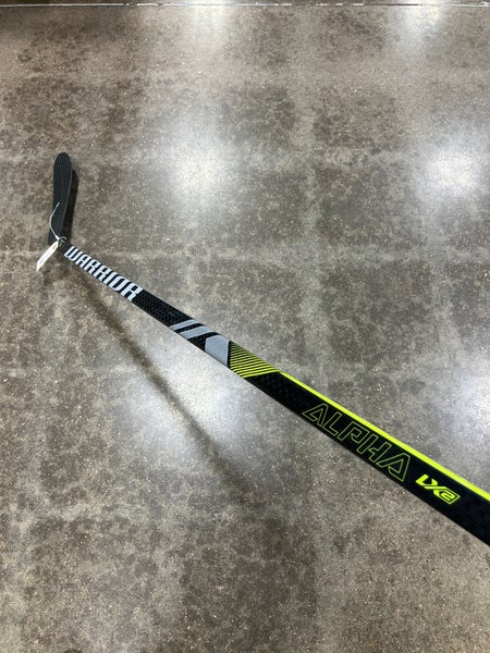 Senior Warrior Alpha LX2 Hockey Stick Right Handed W28 Pro Stock (Used)