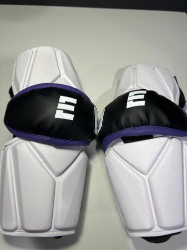 Medium Epoch Integra Elite Arm Guard Waterdogs (New)