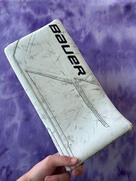 White Senior Bauer M5 Pro Goalie Blockers Regular (Used)