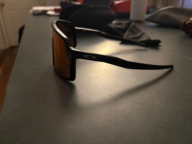 Men's Large Oakley Sutro Sunglasses (Used)