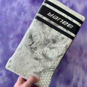White Junior Bauer GSX Goalie BlockerRegular (Used)